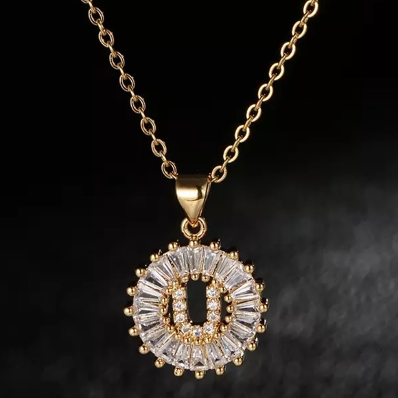 Gold Initial Crystal Sparkly Pendant Necklace A-Z - Picture 9 of 9